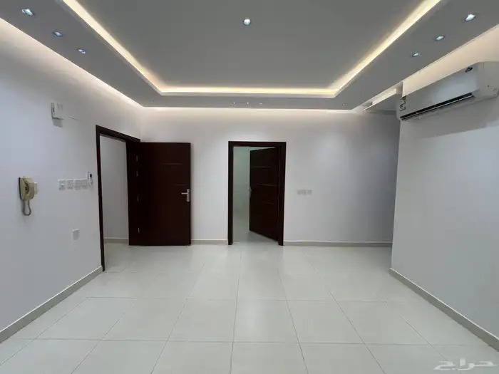 شقة 3 غرف جديدة للايجار حي شوران مكيفات راكبة 2