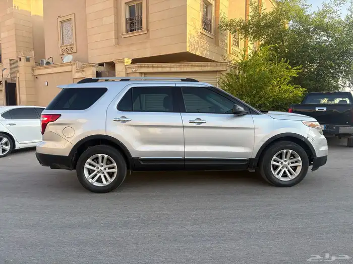 للبيع اكسبلور 2015 نظيف 3