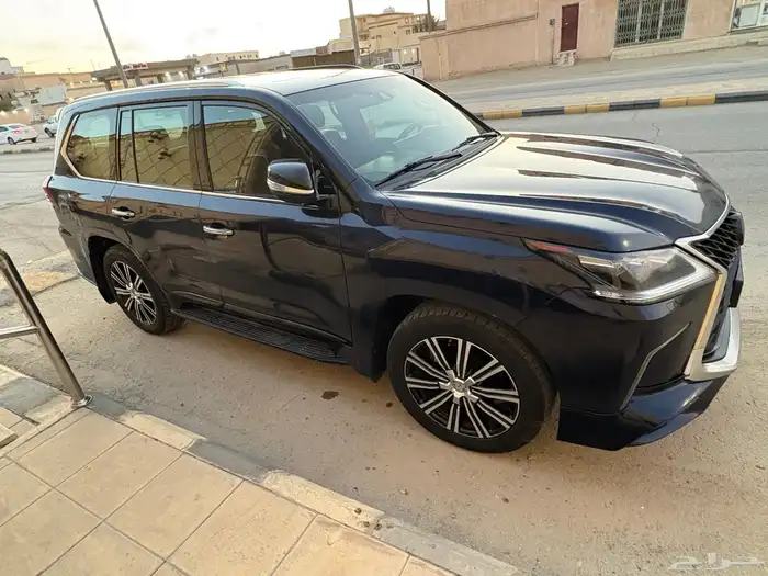 سياره لكزس للبيع 3