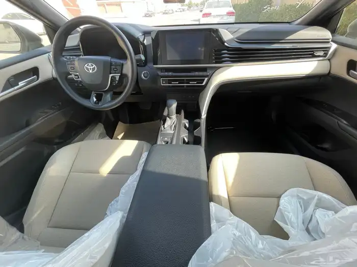 تويوتا- كامري-2025- استاندر-E- اصفار- بنزين-صادر لوحات 18