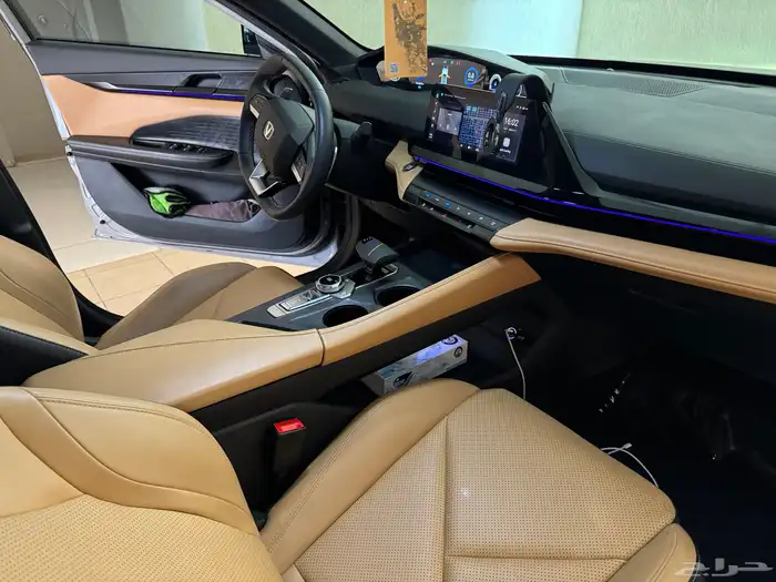 شانجان UNI V 2024 3