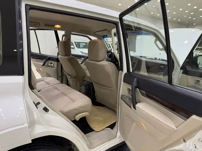 ميتسوبيشي باجيرو 2017 مكينه 3500 13