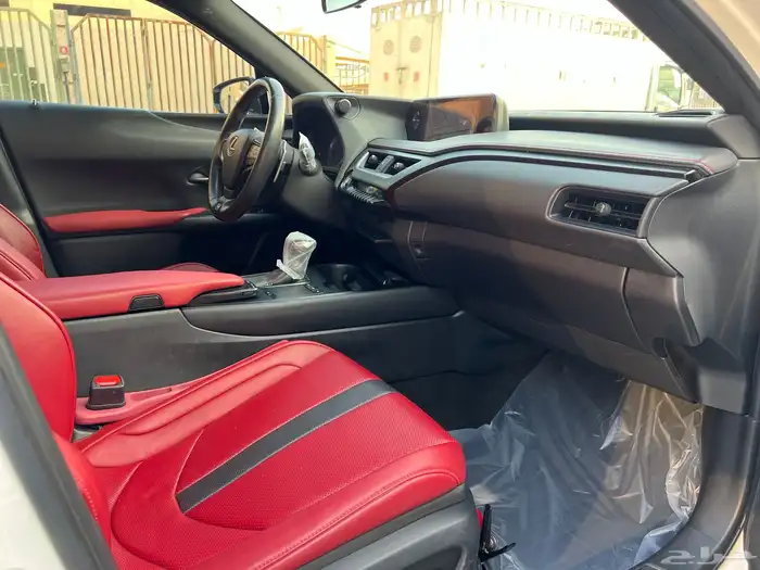 لكزس UX200م ديل 2019 فل 42