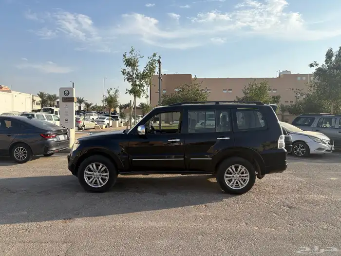 للبيع ميستوبيشي باجيرو 2014 ممشى 199 فل كامل دبل دفلوك 0