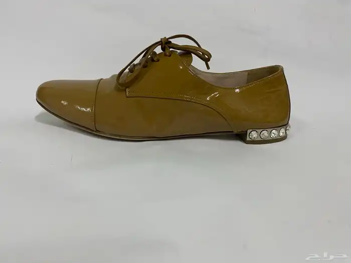 حذاء ماركة ميو ميو miu miu شبه جديد اصلي جلد لميع مقاس 37 4