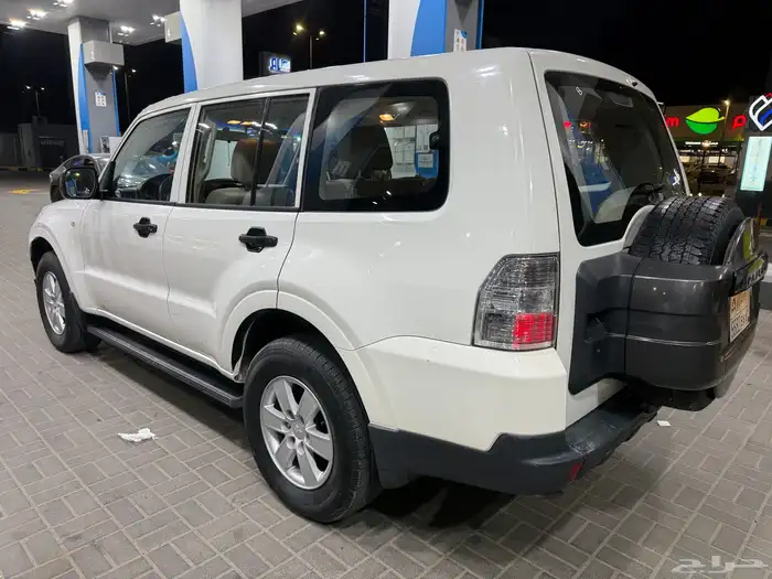 للبيع باجيرو قير عادي مكينه3800 3