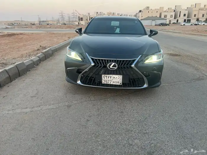 لكزس es250 2023 للتنازل او التقبيل 0