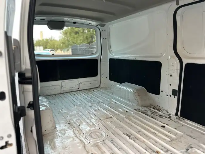 نيسان باص بضاعه موديل 2020 سعودي قير عادي ديزل 11