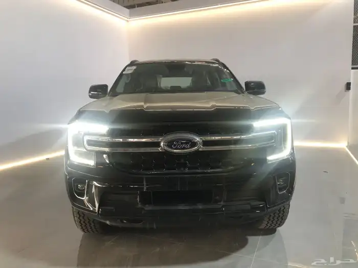 فورد ايفرست XLT دفع رباعي بنزين 2025 الناغي كاش واقساط 0