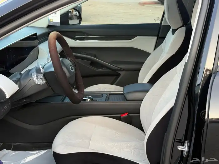 فورد توروس 2023 برقم مميز 9