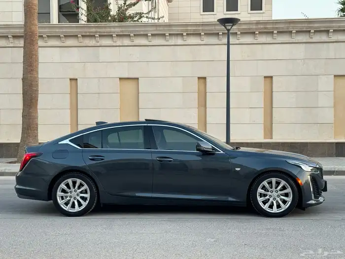 كاديلاك CT5 موديل 2022 فل كامل تحت الضمان والصيانة المجانية 25