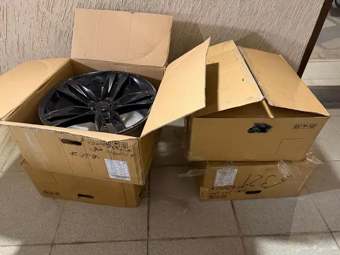 للبيع جنوط كمارو موديل 16 - 18 مقاس 20 0