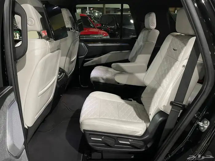 كاديلاك اسكاليد 2025 بلاتينيوم عداد (6 الاف) قمه بالنظافه 15