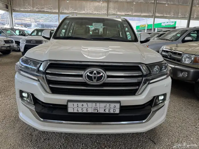 للبيع جي اكس ار 2019 فل كامل سعودي تورنق عداد 86 الف 2