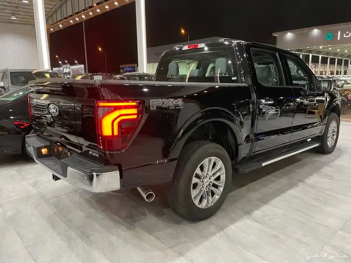 فورد f150  LARIAT جديد 2024 3