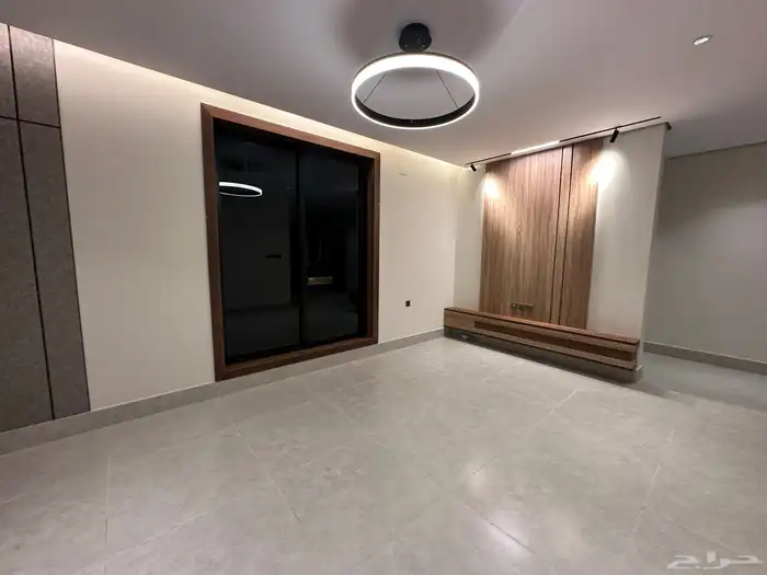 شقه ارضيه للبيع حي الاخضر من 6 غرف وصاله وحوش وسيع 12