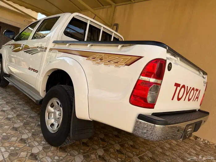 هايلوكس دبل غمارتين المديل 2012 قير عادي خليجي وكالة 12