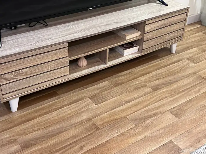 كنب L وزوليه وطاوله قهوه وطاولة تلفزيون للبيع ب 1000 0