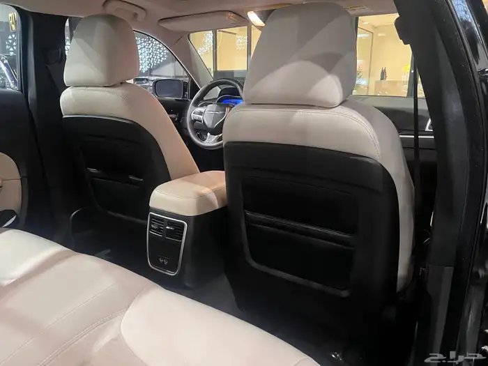 كرايزلر 2016 V6 ( بحالة ممتازة ) 6