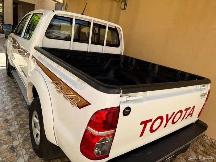 هايلوكس دبل غمارتين المديل 2012 قير عادي خليجي وكالة 16