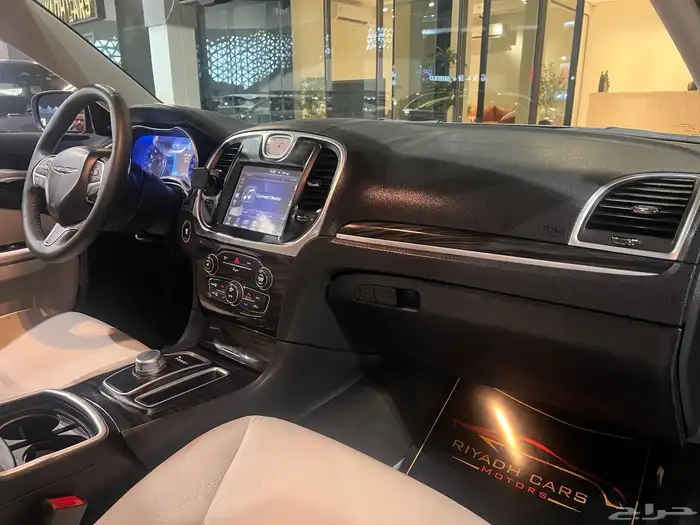 كرايزلر 2016 V6 ( بحالة ممتازة ) 9