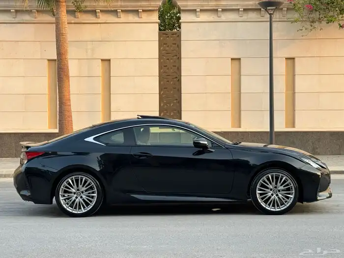 لكزس RC 350 موديل 2023 فل كامل ممشى 16 الف تشيكات وكاله 22
