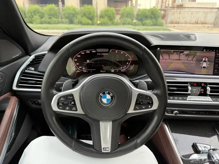 بي ام دبليو X6 2022 M50 i kit m - اعلى مواصفات - 8 سلندر 52