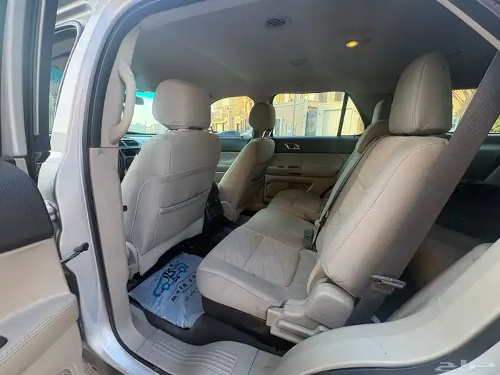 للبيع اكسبلور 2015 نظيف 9