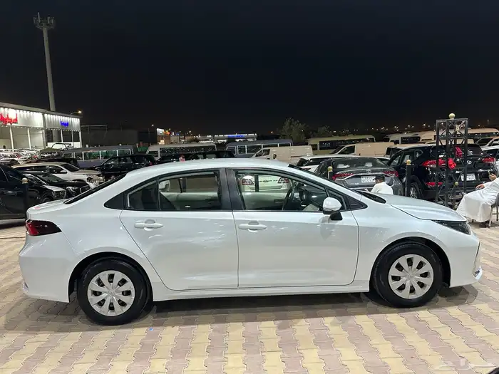 تويوتا كورولا موديل 2023 استاندر 4