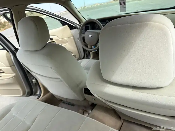 فورد فكتوريا 30