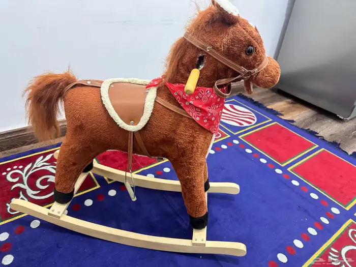 لعبه خي ل كالجديد للاطفال لي عمر من سنه لي 5 سنوات 0