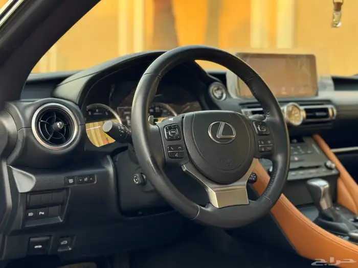 لكزس RC 350 موديل 2023 فل كامل ممشى 16 الف تشيكات وكاله 45