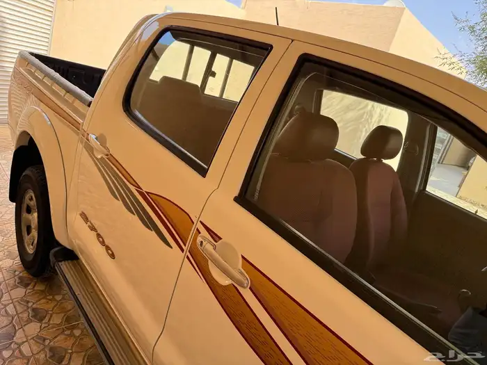 هايلوكس دبل غمارتين المديل 2012 قير عادي خليجي وكالة 11