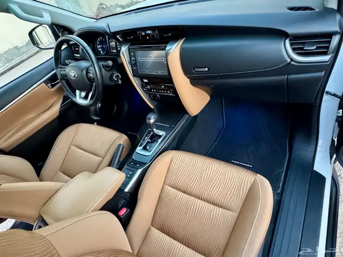 جيب فورشنر 2023 V6 10