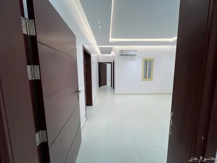 شقة 3 غرف جديدة للايجار حي شوران مكيفات راكبة 12