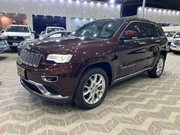 جيب شيروكي جراند 2015 فل كامل سعودي ماشي 139 الف 2