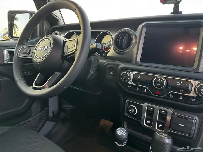 جيب رانجلر 2023 سبورت 17