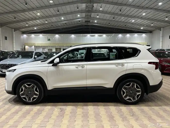 هونداي سنتافي موديل 2023 نص فل 5