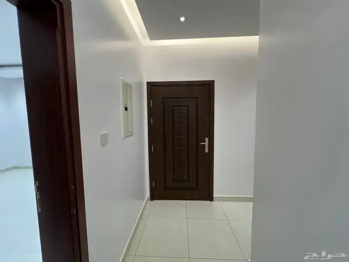 شقة 3 غرف جديدة للايجار حي شوران مكيفات راكبة 7