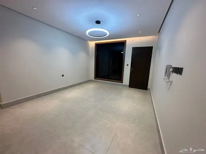 شقه ارضيه للبيع حي الاخضر من 6 غرف وصاله وحوش وسيع 9