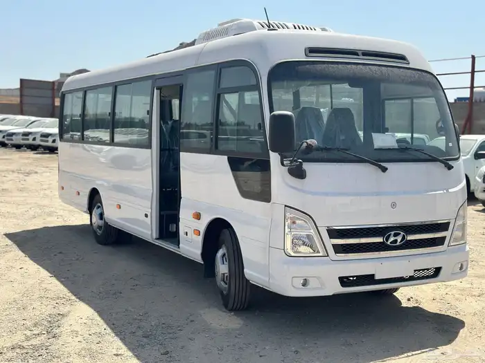 باص هيونداي 23 و 26 راكب 2023 3