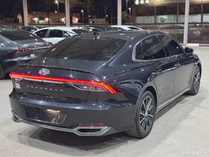 ازيرا 2022 فل كامل ( 6 سلندر ) ب 73 الف مسجل . 4