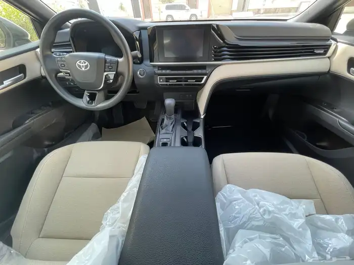 تويوتا- كامري-2025- استاندر-E- اصفار- بنزين-صادر لوحات 34