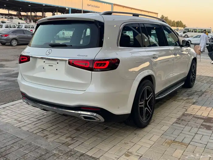 مرسيدس GLS450 2022 قمه فالنظافه 2
