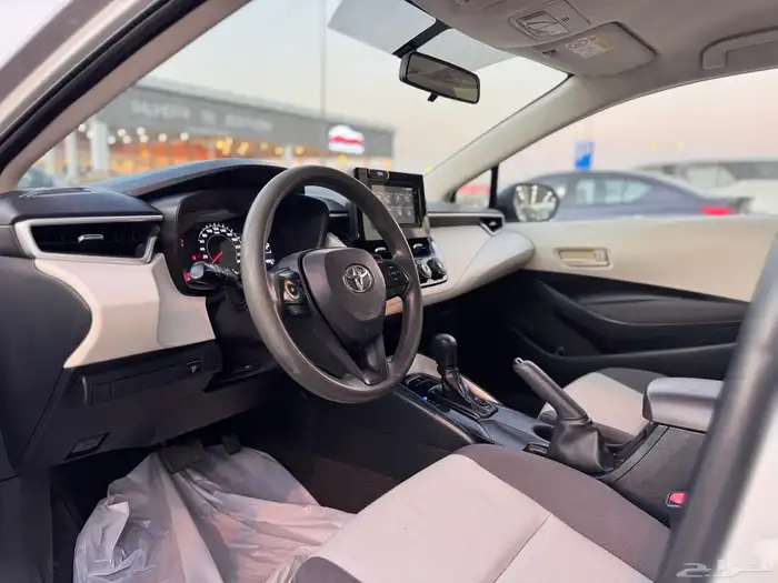 تويوتا كورولا 2023 فضي 1.5 9