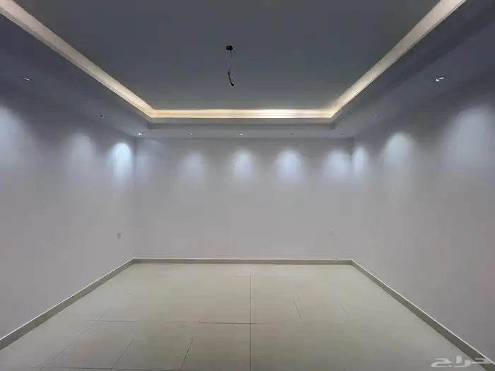 شقة 3 غرف جديدة للايجار حي شوران مكيفات راكبة 4