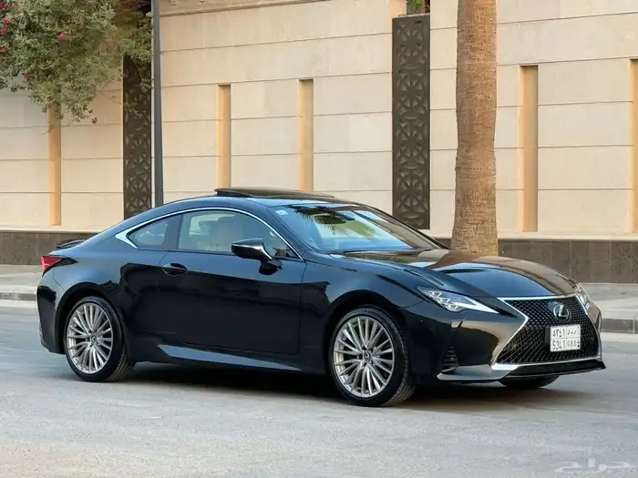 لكزس RC 350 موديل 2023 فل كامل ممشى 16 الف تشيكات وكاله 25