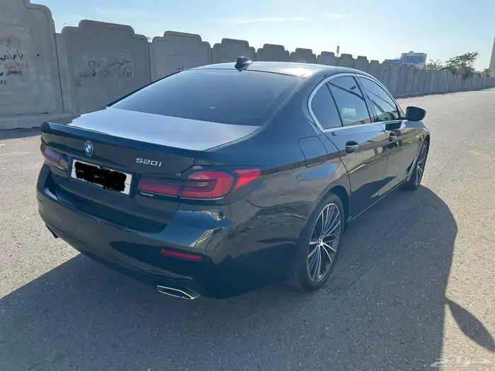 بي ام دبليو 520i للبيع 2022 4