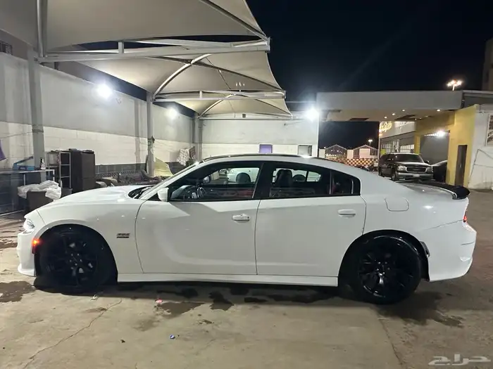 دوج تشارجر. 8 سلندر 2017 RT 3