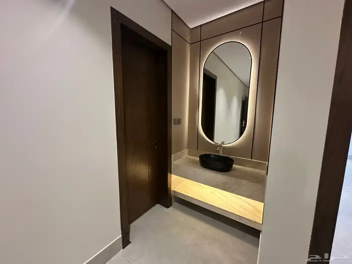 شقه ارضيه للبيع حي الاخضر من 6 غرف وصاله وحوش وسيع 13